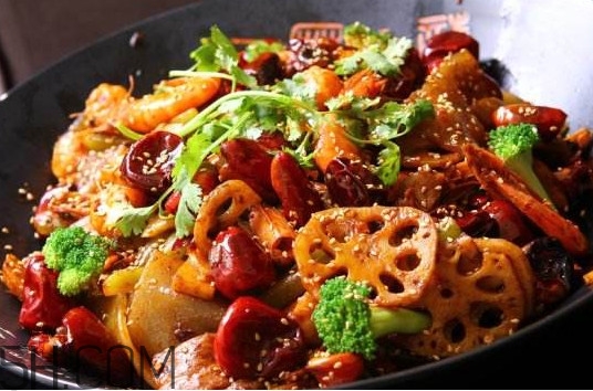 麻辣香鍋是火鍋嗎？麻辣香鍋是燉的還是炒的