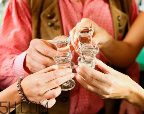身上有傷口能喝酒嗎？喝酒會(huì)影響傷口愈合嗎？