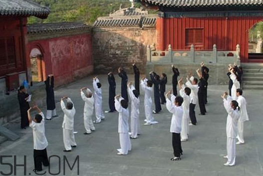 八段錦不適合什么人？八段錦的功效與作用