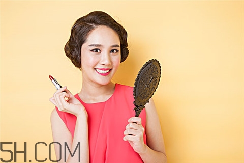烤瓷牙為什么會出臭味？烤瓷牙為什么那么貴？