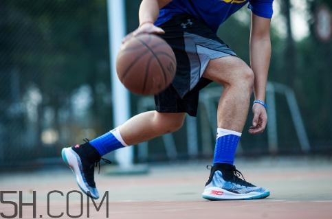 under armour curry 4實(shí)戰(zhàn)測(cè)評(píng)怎么樣？