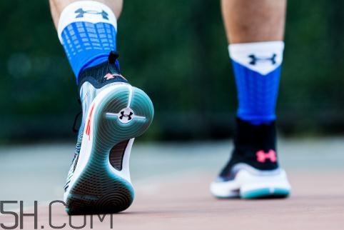 under armour curry 4實(shí)戰(zhàn)測(cè)評(píng)怎么樣？
