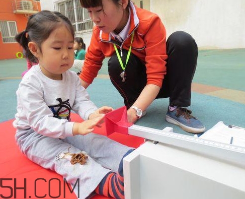 坐位體前屈滿分多少？坐位體前屈摸不到腳怎么辦