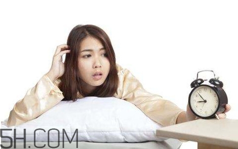 睡眠不足會有什么影響？長期睡眠不足是指多少時間以上