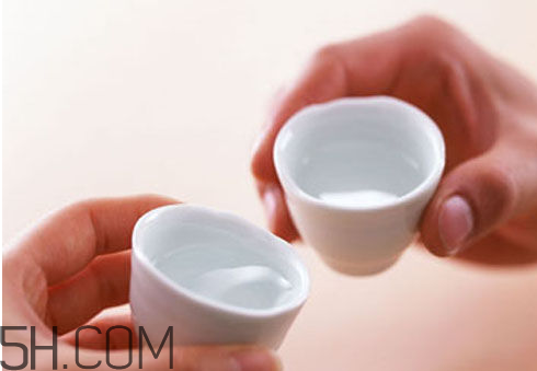 洗發(fā)水怎么區(qū)分酸堿性？防掉發(fā)的最好方法