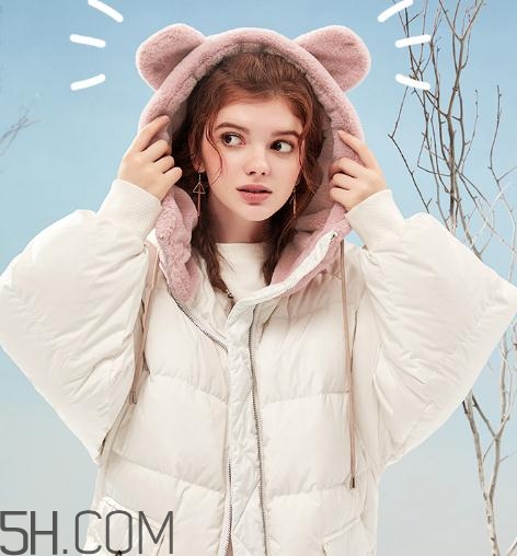 白色羽絨服發(fā)黃怎么洗白？白色羽絨服染色怎么能去掉？