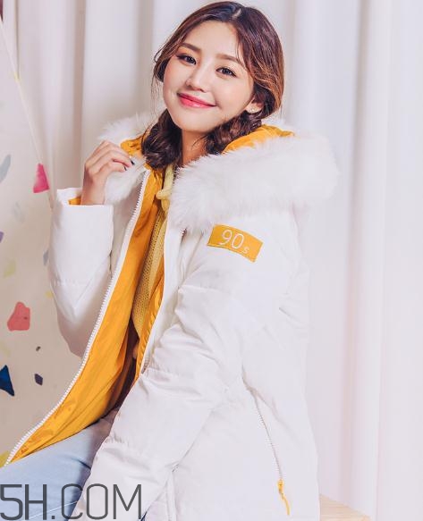 白色羽絨服發(fā)黃怎么洗白？白色羽絨服染色怎么能去掉？