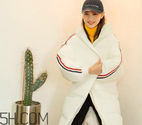 白色羽絨服怎么保存不發(fā)黃？白色羽絨服怎么打理？