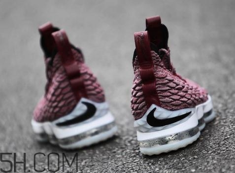 nike lebron 15 wine紅酒配色發(fā)售時間_多少錢？