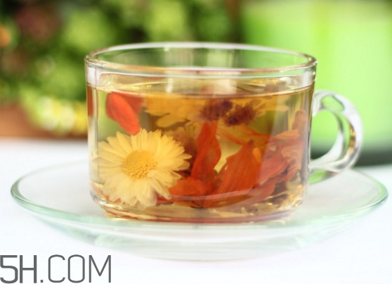 天氣干燥煲什么湯喝最好？氣候干燥喝什么茶好