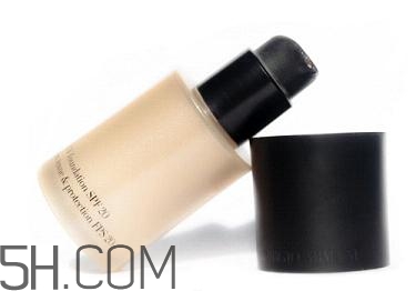 女生怎樣學(xué)會(huì)快速化妝？新手化妝需要的基本用品