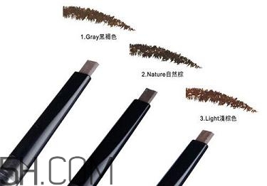 女生怎樣學(xué)會(huì)快速化妝？新手化妝需要的基本用品