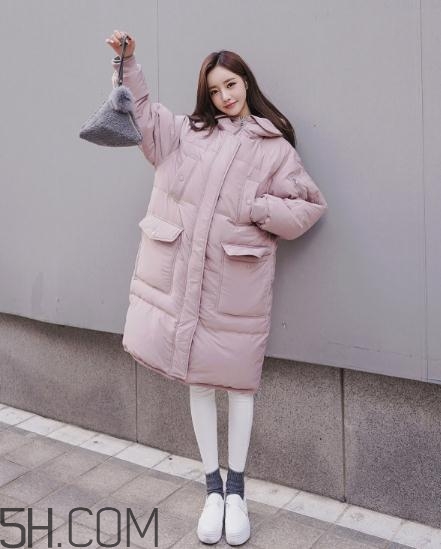 粉色羽絨服怎么搭配？粉色羽絨服搭配圖片