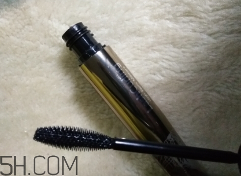 卡姿蘭睫毛膏和火烈鳥睫毛膏哪個(gè)好？對比
