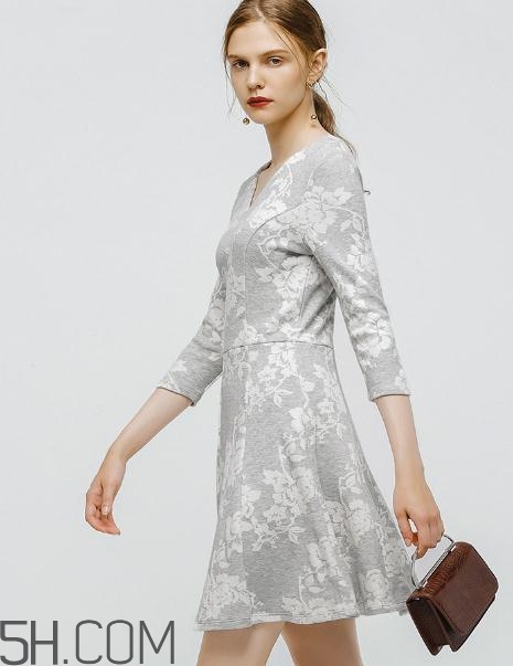 max co衣服貴嗎？max co衣服什么價(jià)位？