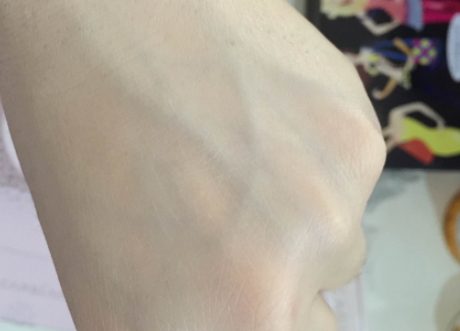 卡姿蘭氣墊cc和瑪麗黛佳哪個好？對比