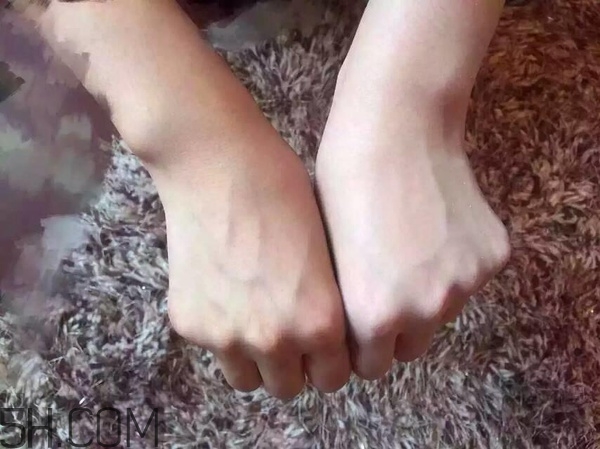 素顏霜的使用圖文步驟 關(guān)于素顏霜 素顏霜的使用圖文步驟 關(guān)于素顏霜