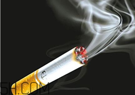 常吸二手煙會(huì)導(dǎo)致煙癮嗎？離抽煙者多遠(yuǎn)能減少二手煙危害