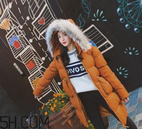 羽絨服用什么洗滌劑？洗羽絨服用洗衣粉還是洗衣液？