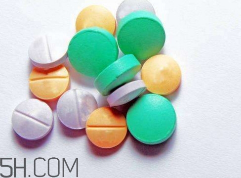 頭孢可以和甲硝銼一起吃嗎？頭孢可以和退燒藥一起吃嗎