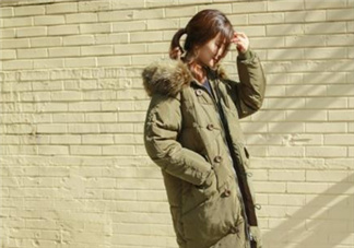 軍綠色羽絨服怎么搭配？軍綠色羽絨服搭配圖片