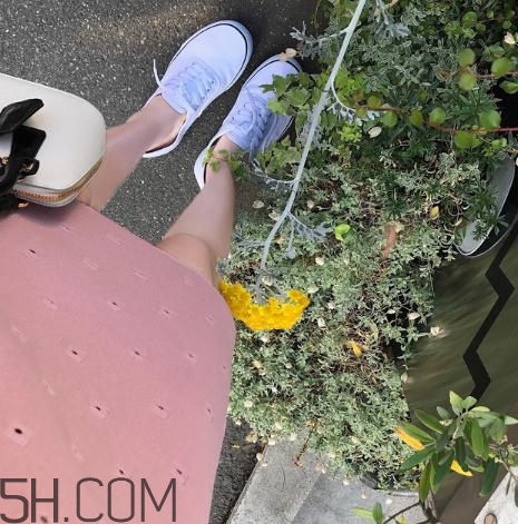 帆布鞋能光腳穿嗎？帆布鞋可以墊增高墊嗎？