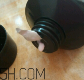 雅芳小黑裙香體乳怎么樣？雅芳小黑裙香體乳好用嗎？