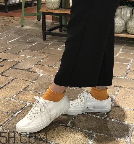 帆布鞋太硬怎么辦？帆布鞋太硬怎么軟化？