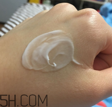 露得清身體乳怎么樣？露得清身體乳好用嗎？