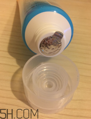 露得清綿密洗面奶怎么樣？露得清綿密洗面奶好用嗎？