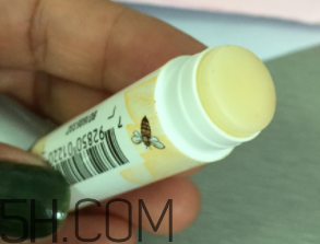 小蜜蜂細(xì)致修護唇膏怎么樣？好用嗎？