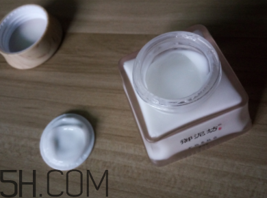 御泥坊礦物養(yǎng)膚霜怎么樣？御泥坊礦物養(yǎng)膚霜好用嗎？