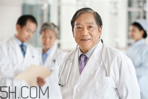 牙周炎吃頭孢有用嗎？牙周炎吃維生素c有用嗎？