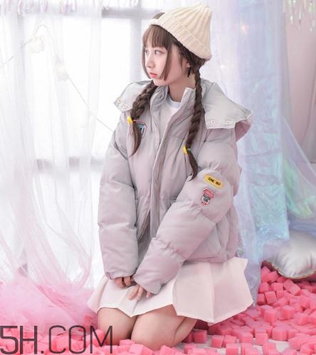 面包服是羽絨服嗎？面包服和羽絨服的區(qū)別