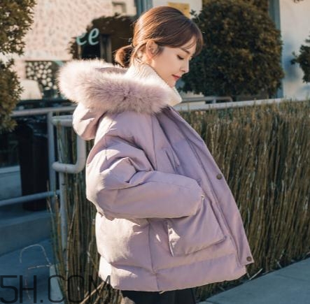面包服是羽絨服嗎？面包服和羽絨服的區(qū)別
