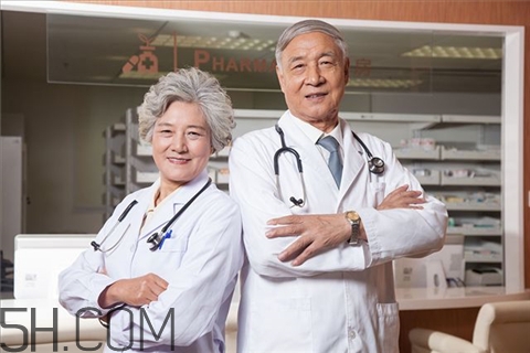 牙周炎需要洗牙嗎？牙周炎需要拔牙嗎？