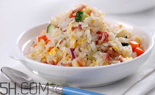 蛋炒飯怎么做讓每一顆米上都有蛋？蛋炒飯有什么營養(yǎng)