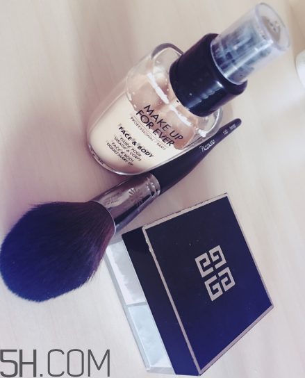 make up forever水粉霜好用嗎？make up forever水粉霜多少錢？