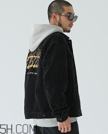 燈芯絨衣服會(huì)掉毛嗎？燈芯絨衣服掉毛怎么辦？