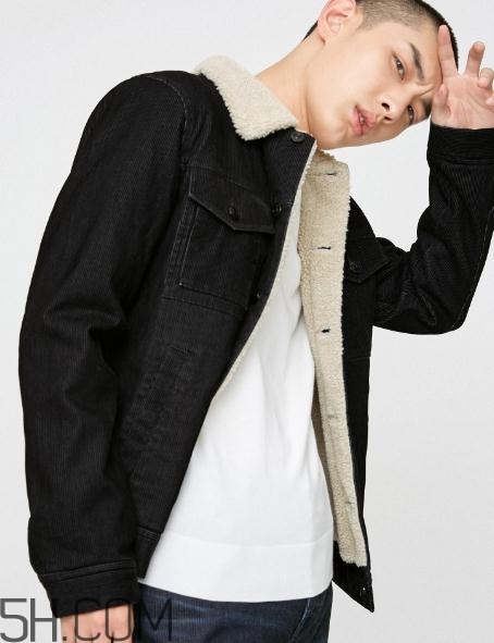燈芯絨衣服會縮水嗎？燈芯絨衣服粘毛嗎？