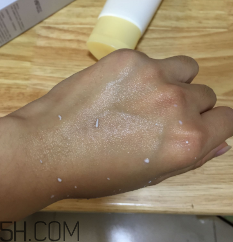 一葉子去角質(zhì)素怎么樣？一葉子去角質(zhì)素怎么用？