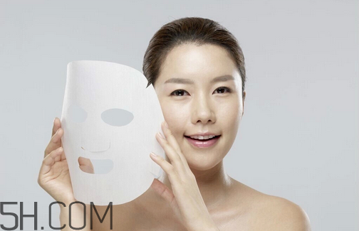敷睡眠面膜臉刺痛怎么回事？閉口粉刺可以用面膜嗎？