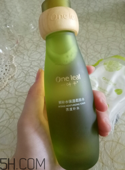 一葉子鮮補(bǔ)水柔膚水怎么樣？一葉子鮮補(bǔ)水柔膚水好用嗎？