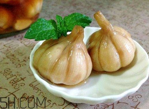 腌糖蒜用什么醋好？腌糖蒜必須用新蒜嗎