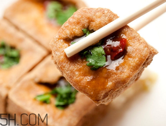 臭豆腐是誰(shuí)發(fā)明的？臭豆腐是哪里的特產(chǎn)