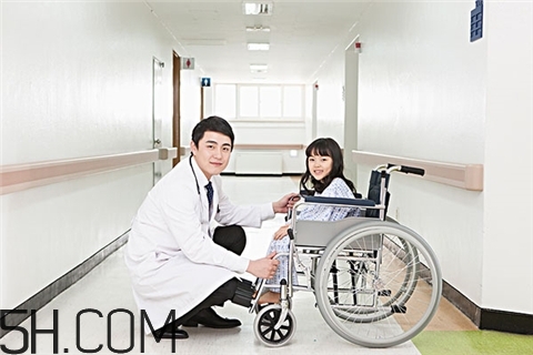 骨折用什么藥恢復快？骨折用什么中藥敷效果最好？