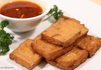 臭豆腐是誰(shuí)發(fā)明的？臭豆腐是哪里的特產(chǎn)