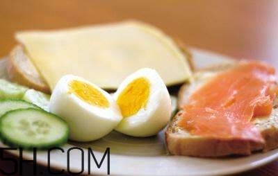 人為什么會掉發(fā)？怎么防止掉發(fā)？