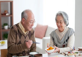 老年人晚餐吃什么好？老年人晚餐有什么注意事項(xiàng)？