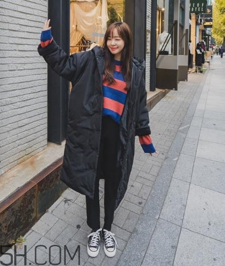 黑色面包服怎么搭配？黑色面包服搭配圖片